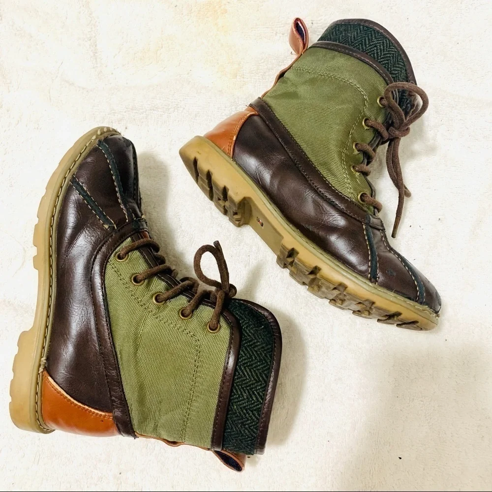 Tommy Hilfiger Kids Charles Duck Toe Boot size 1